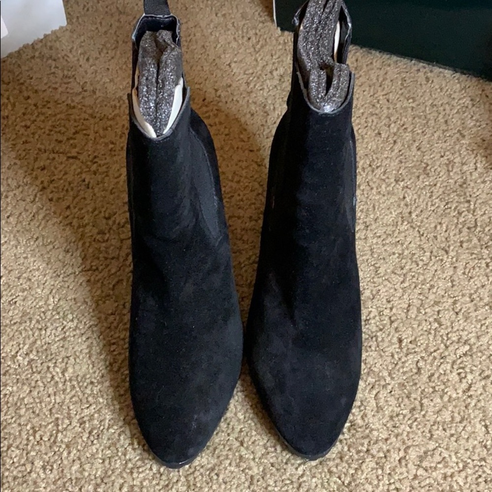 Shoes - Picture 2 of 4